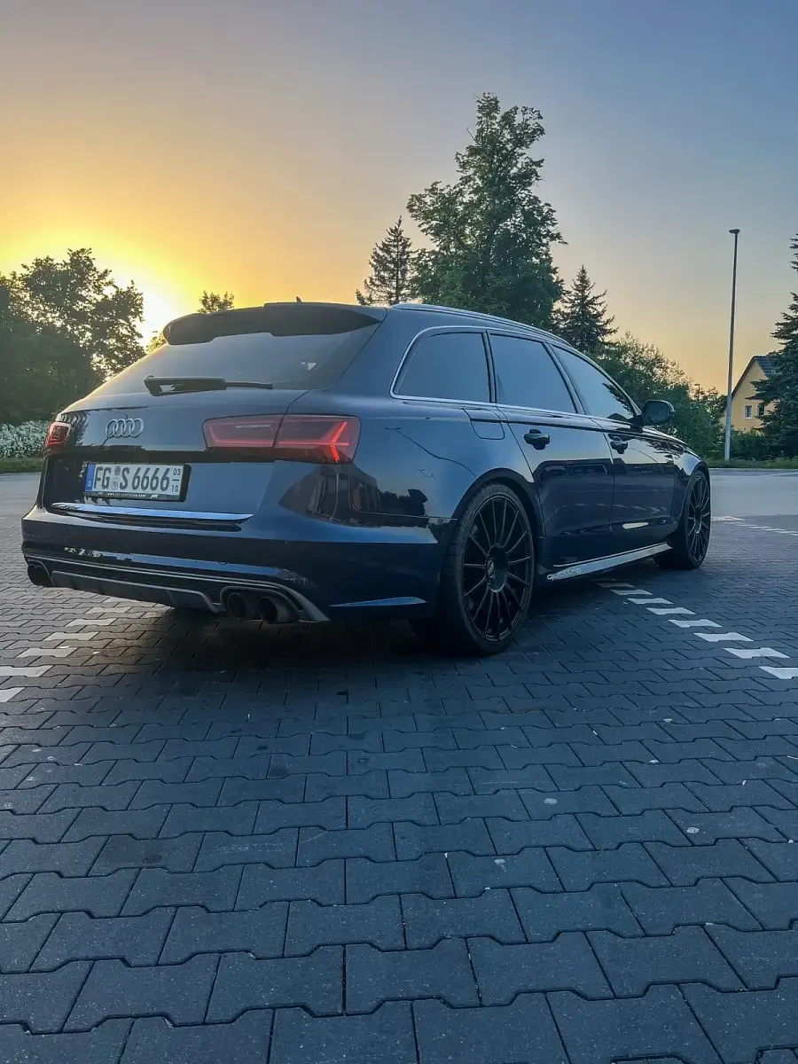 Gebraucht Audi S6 549 PS (403 kW) 2015 Blau Kombi
