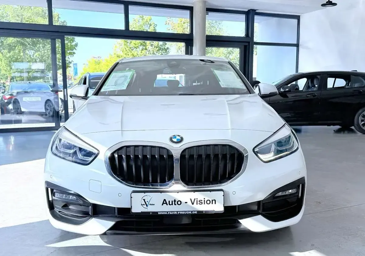 Gebraucht BMW 120 Sport Line 190 PS (139 kW) 2021 Weiß Kleinwagen