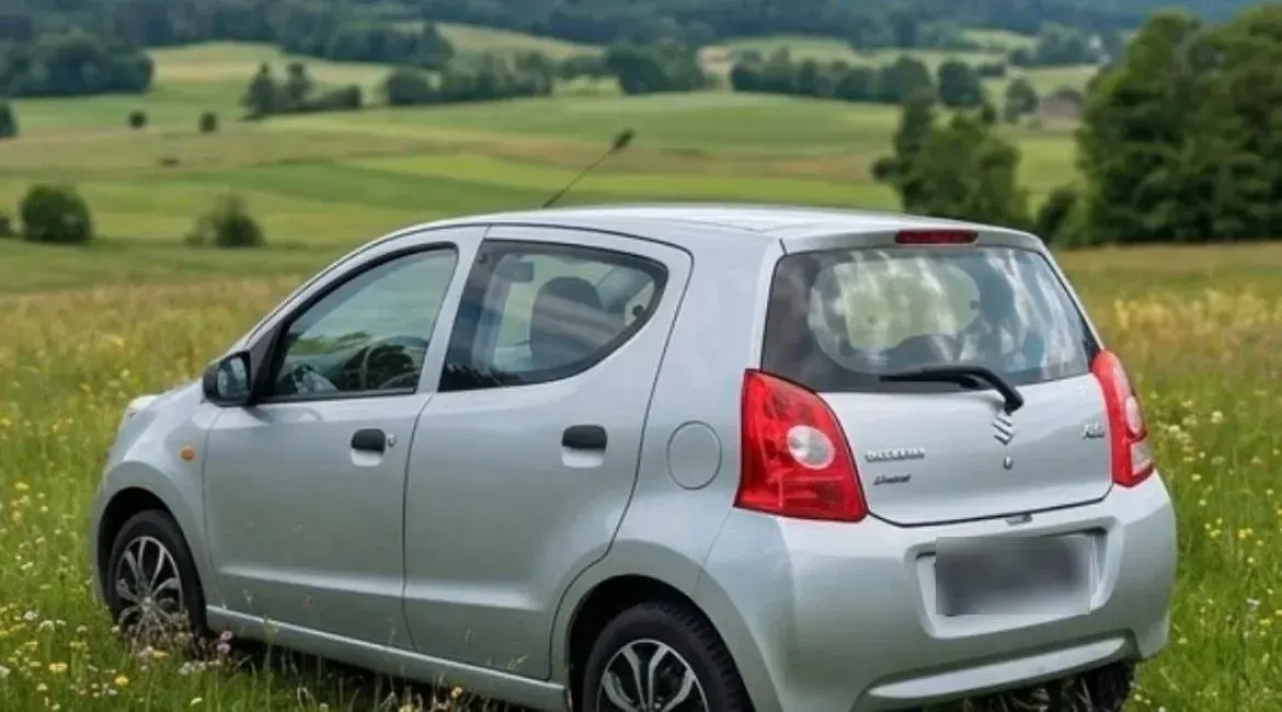 Gebraucht Suzuki Alto 69 PS (50 kW) 2012 Silber Kleinwagen