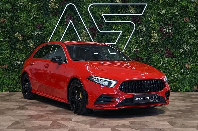Rot Gebraucht 2019 Mercedes A250 AMG Limousine | 20.300 € (Superpreis) - Bild 1/3