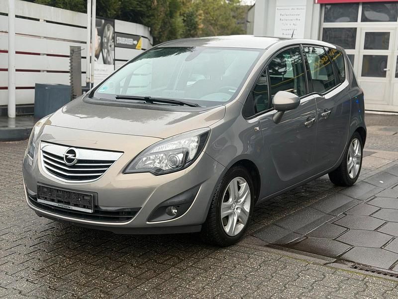 Second-hand Opel Meriva 140 CP (102 kW) 2011 Auriu Monovolum