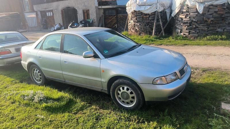Usata Audi A4 150 CV (110 kW) 1996 Argento Berlina