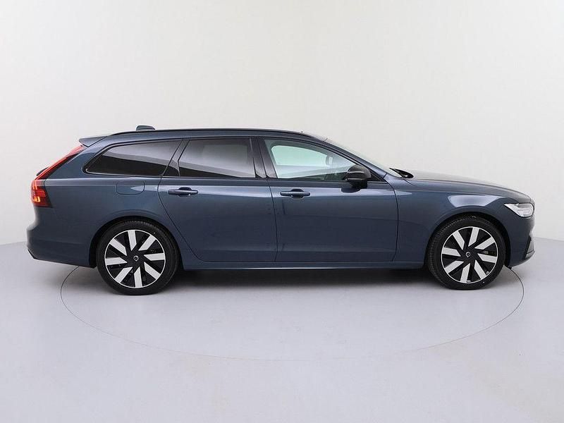 Gebraucht Volvo V90 Plus 398 PS (292 kW) 2025 Denim blue Kombi