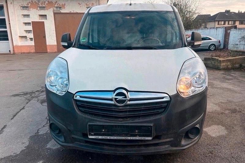 Usata Opel Combo 90 CV (66 kW) 2013 Bianco Monovolume