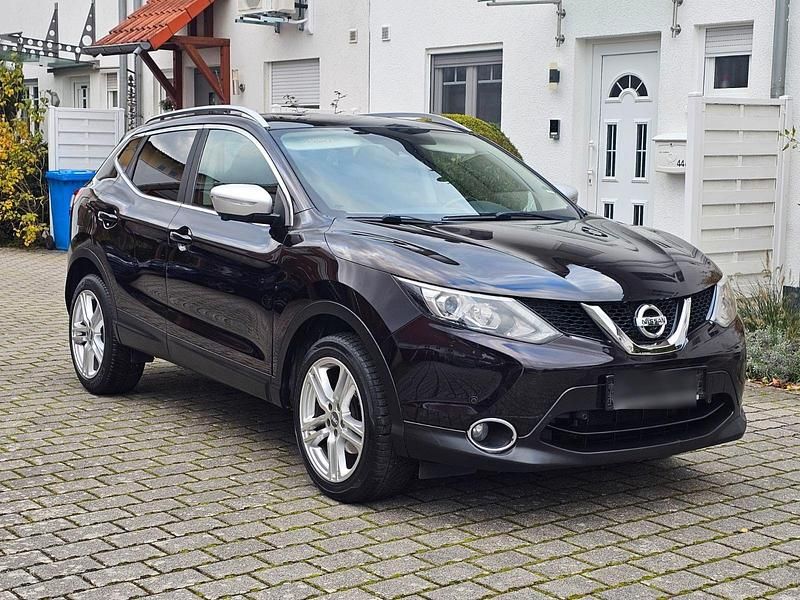 Violet Gebraucht 2014 Nissan Qashqai Tekna SUV | 4.900 € (Superpreis) - Bild 1/4
