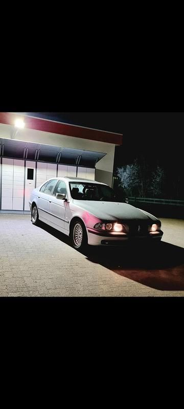 Silber Gebraucht 2000 BMW 523 Limousine | 1.500 € (Superpreis) - Bild 1/4