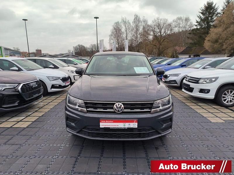 Gebraucht VW Tiguan Trendline 150 PS (110 kW) 2018 Uranograu SUV