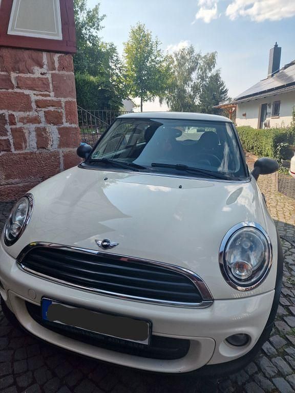 Beige Gebraucht 2011 Mini ONE Kleinwagen | 4.000 € (Fairer Preis) - Bild 1/4