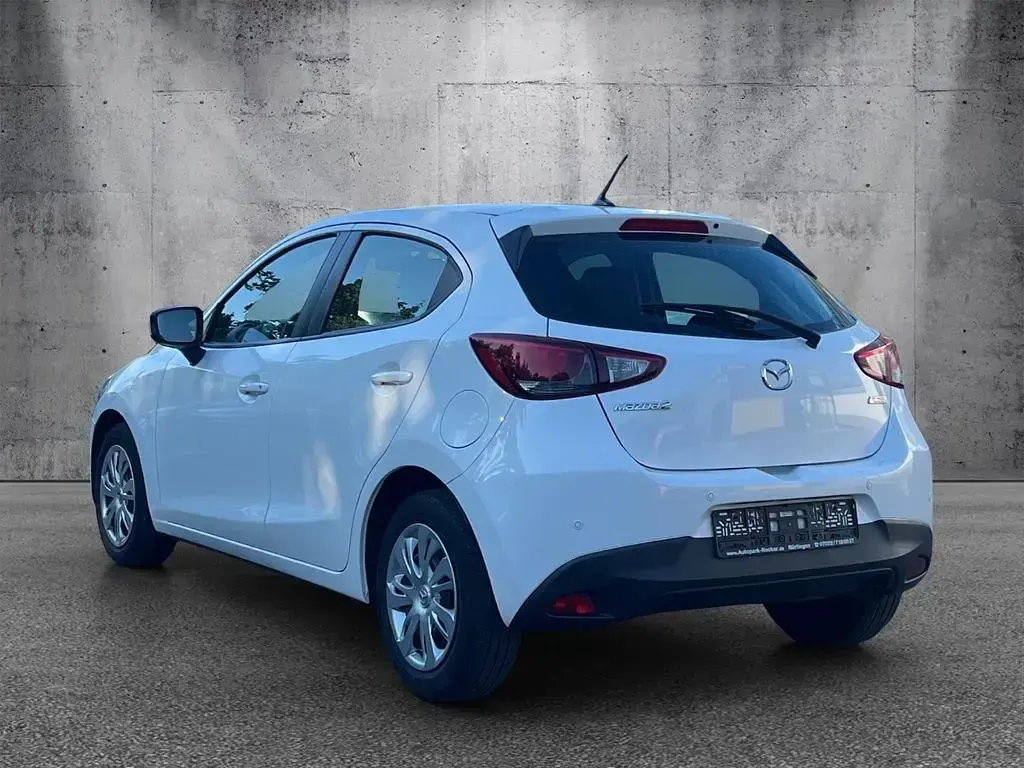 Gebraucht Mazda 2 Center-Line 90 PS (66 kW) 2015 Weiß Limousine