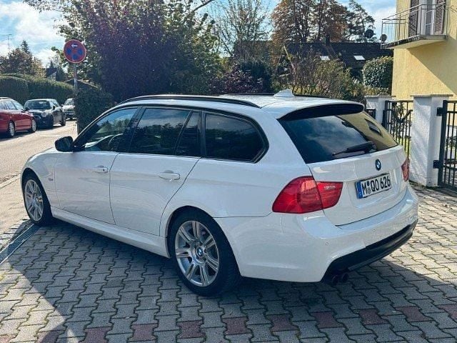 Gebraucht BMW 330 M Sport 245 PS (180 kW) 2011 Weiß metallic Kombi