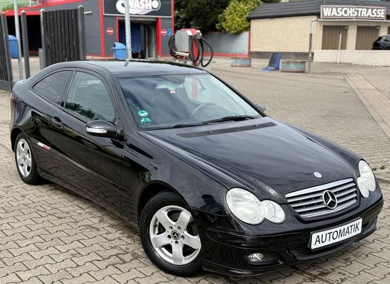 Gebraucht Mercedes C160 122 PS (89 kW) 2005 Schwarz Coupé