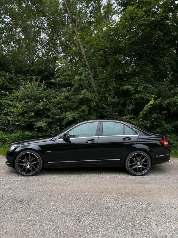 Schwarz Gebraucht 2008 Mercedes C350 Avantgarde Limousine | 6.000 € (Guter Preis) - Bild 1/4