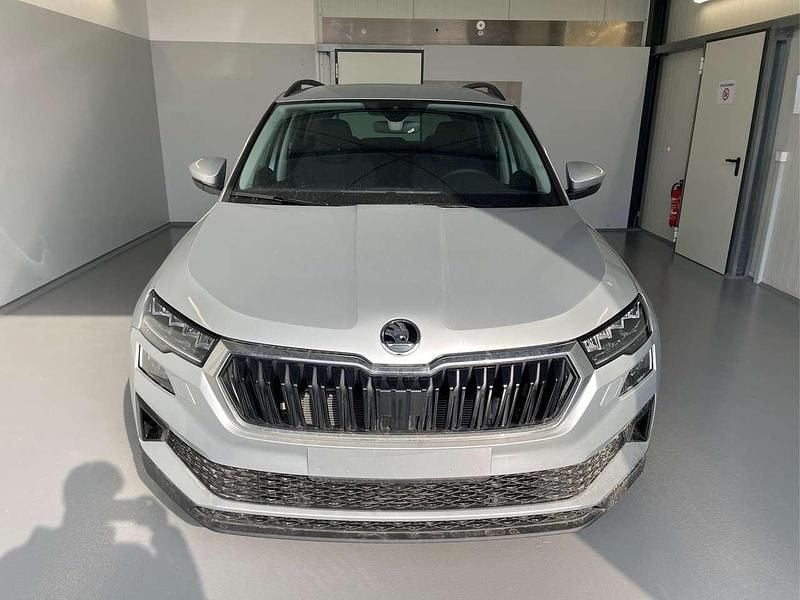 Neu Skoda Karoq Selection 150 PS (110 kW) 2026 [8e8e] brillantsilber ... SUV