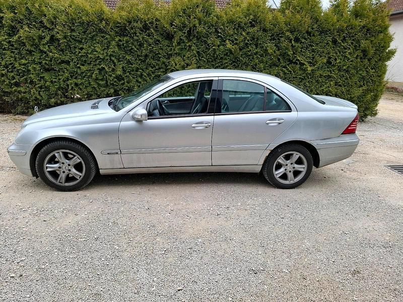Gebraucht Mercedes C200 163 PS (119 kW) 2001 Silber Limousine