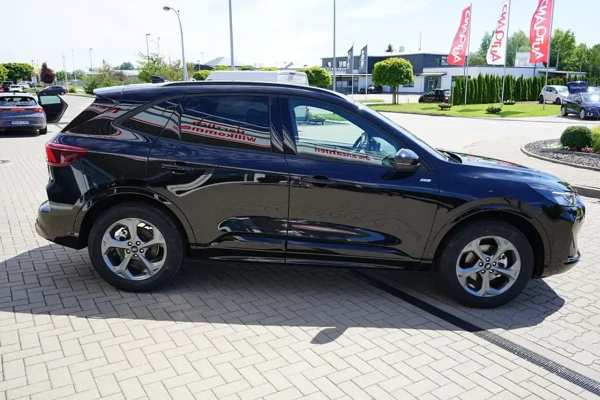 Neu Ford Kuga ST-Line 190 PS (139 kW) 2026 Schwarz SUV