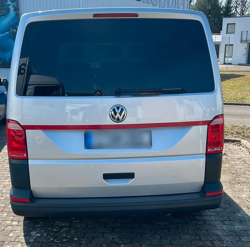 Gebraucht VW Transporter 150 PS (110 kW) 2019 Grau Van