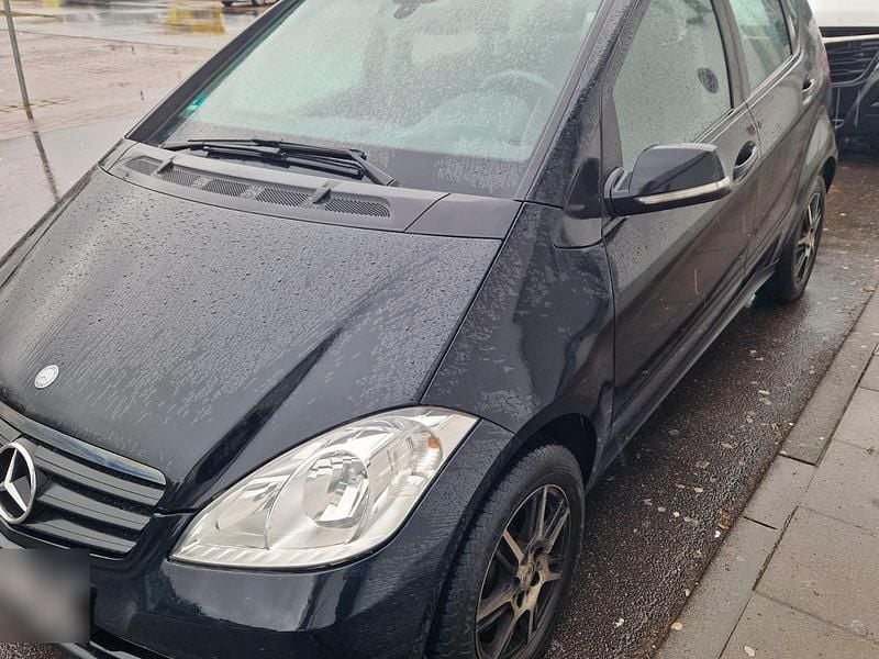 Gebraucht Mercedes A160 Elegance 95 PS (69 kW) 2011 Schwarz Kleinwagen