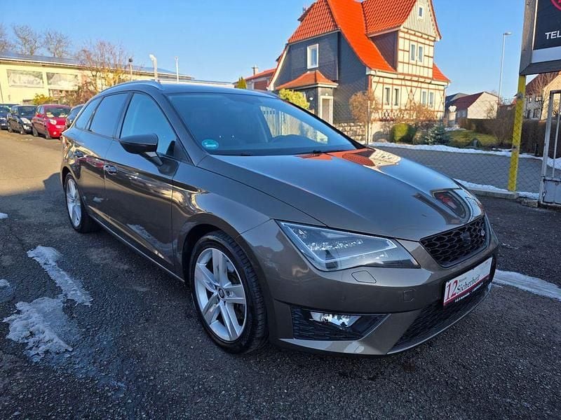 Braun Gebraucht 2016 Seat Leon ST FR Kombi | 13.699 € (Fairer Preis) - Bild 1/4