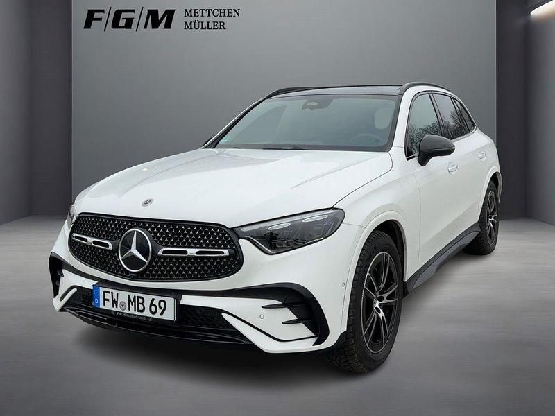 Gebraucht Mercedes GLC300 AMG line 269 PS (197 kW) 2025 Unilack polarweiß SUV
