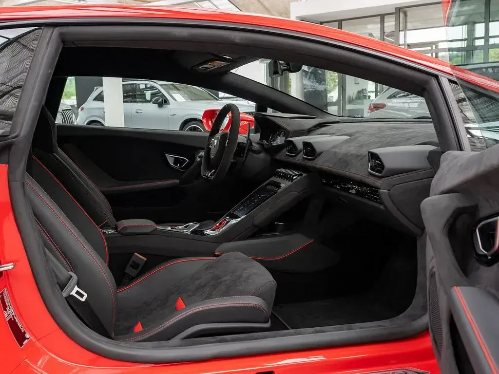 Usata Lamborghini Huracán 641 CV (471 kW) 2023 Rosso Coupé