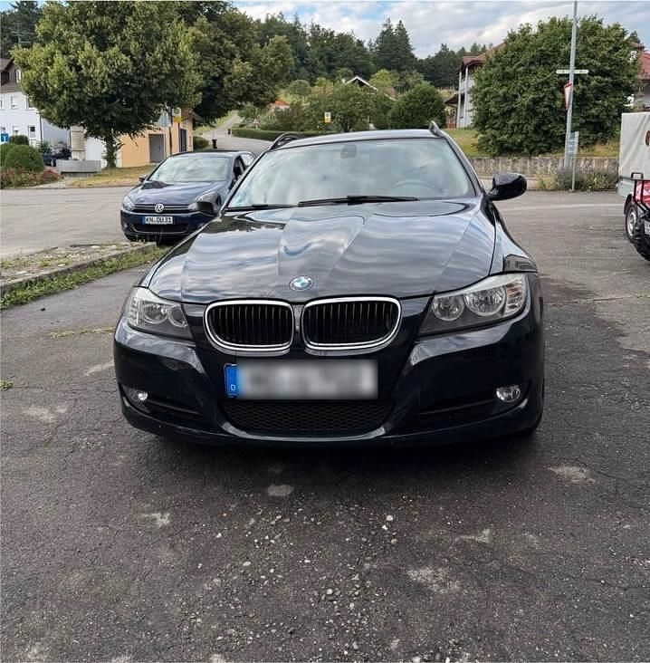 Schwarz Gebraucht 2010 BMW 318 Kombi | 3.500 € (Guter Preis) - Bild 1/4