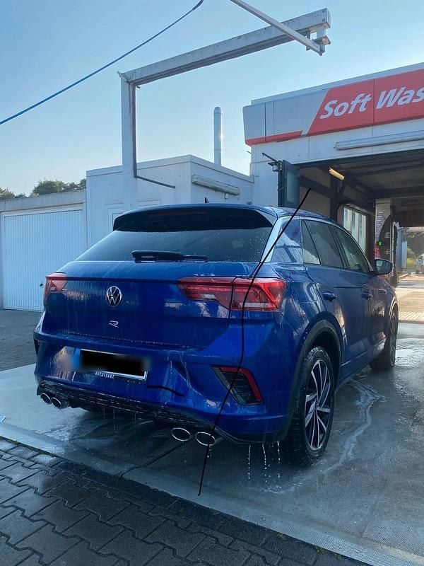 Blau Gebraucht 2021 VW T-Roc R SUV | 28.750 € (Guter Preis) - Bild 1/4