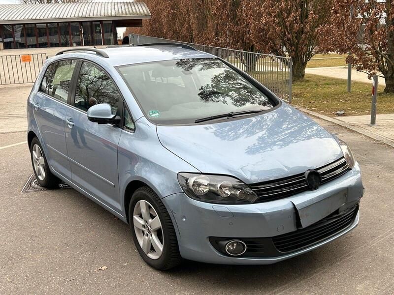 Blau Gebraucht 2010 VW Golf Plus Comfortline Van / Kleinbus | 3.200 € - Bild 1/4