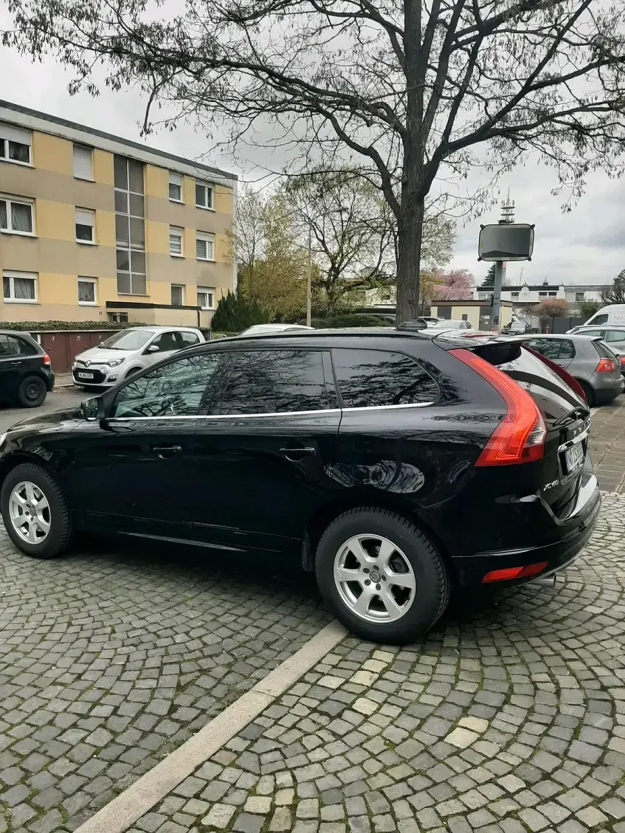 Gebraucht Volvo XC60 150 PS (110 kW) 2017 Schwarz SUV