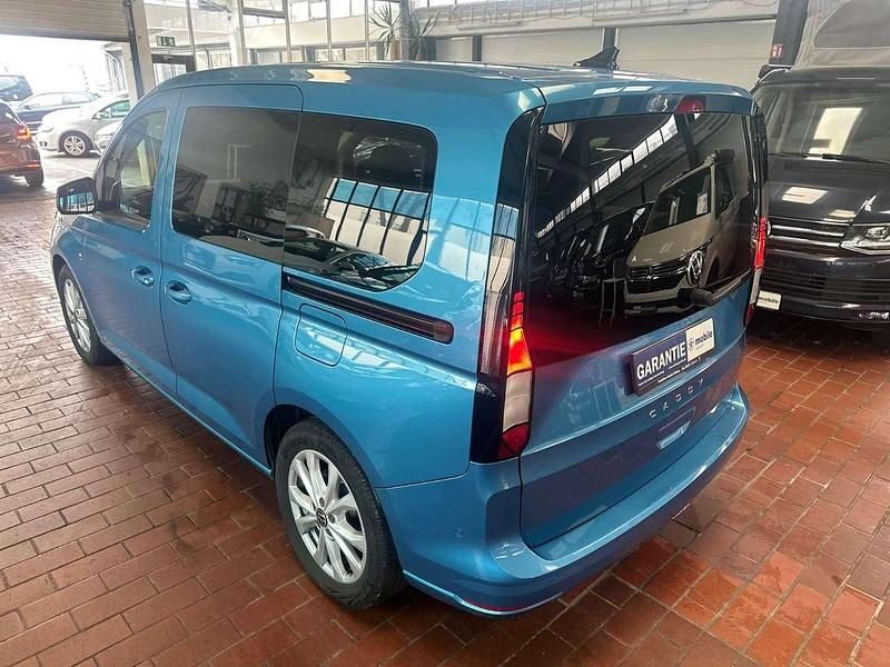 Gebraucht VW Caddy Life 122 PS (89 kW) 2022 Blau Van / Kleinbus