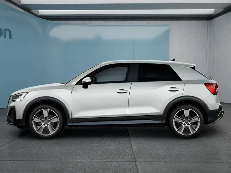 Gebraucht Audi Q2 150 PS (110 kW) 2025 Silber SUV