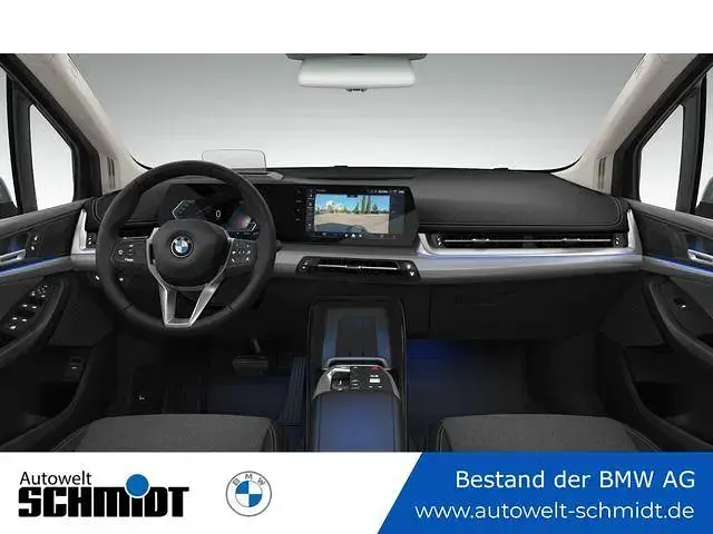 Gebraucht BMW 220 Active Tourer Luxury Line 163 PS (119 kW) 2025 Skyscraper grau Van / Kleinbus