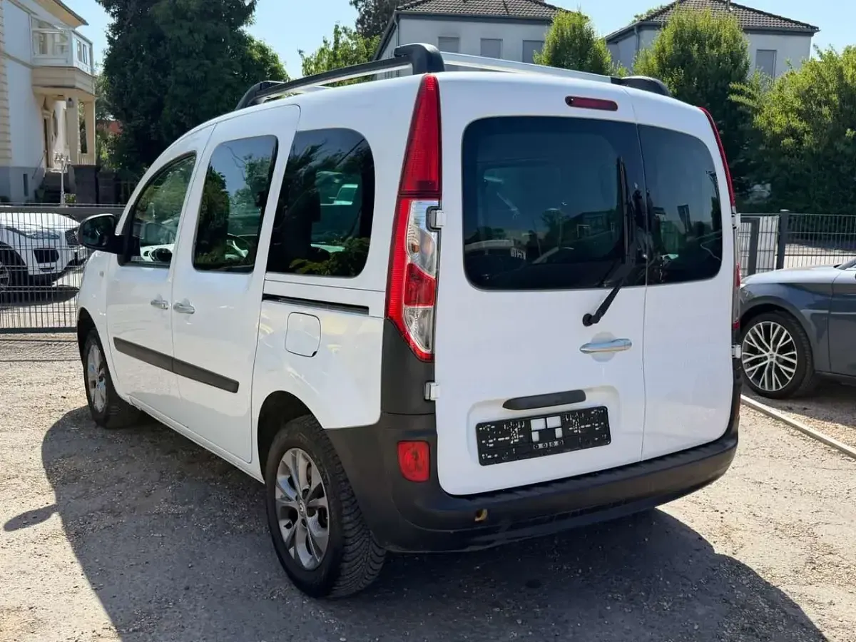 Gebraucht Renault Kangoo Authentique 75 PS (55 kW) 2014 Mineral weiss Van / Kleinbus