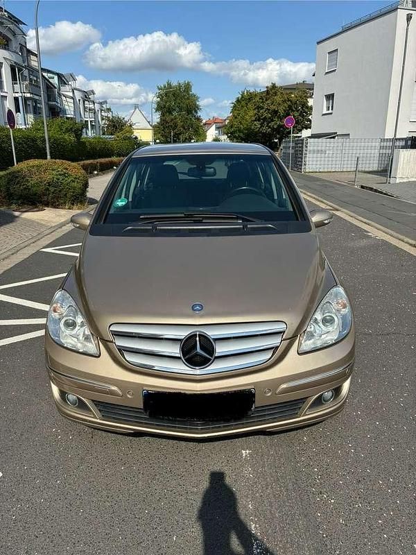 Gold Gebraucht 2007 Mercedes B200 Van / Kleinbus | 4.500 € (Fairer Preis) - Bild 1/4