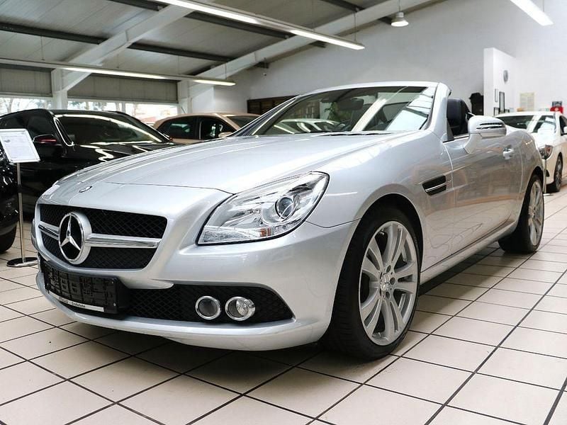 Silber Gebraucht 2011 Mercedes SLK200 Cabrio | 15.890 € (Guter Preis) - Bild 1/4