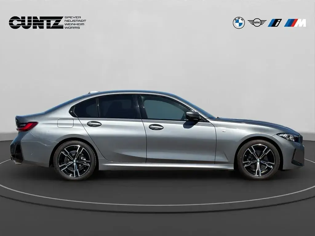 Neu BMW 320 Performance 184 PS (135 kW) 2026 Grau Limousine