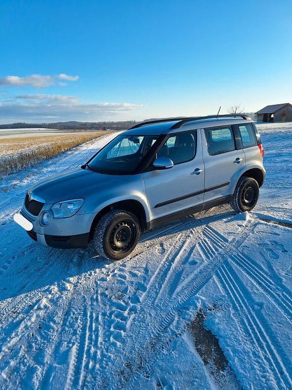 Gebraucht Skoda Yeti Experience 105 PS (77 kW) 2011 Blau SUV