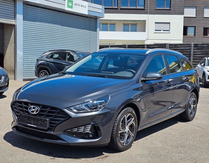 Grau Gebraucht 2024 Hyundai i30 Comfort Kombi | 18.400 € (Guter Preis) - Bild 1/4