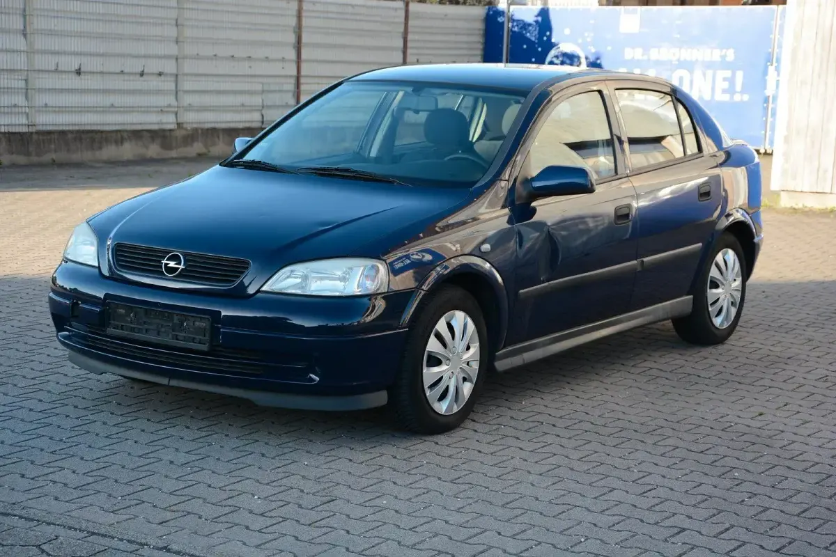 Gebraucht Opel Astra 84 PS (61 kW) 2002 Blau Limousine