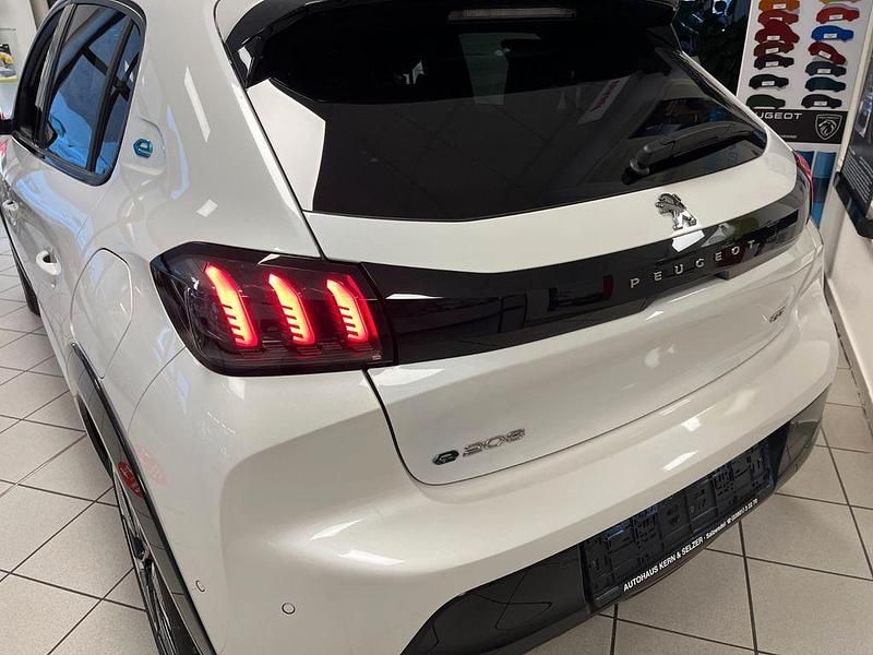 Gebraucht Peugeot e-208 GT 100 kW (136 PS) 2021 Weiß Kleinwagen