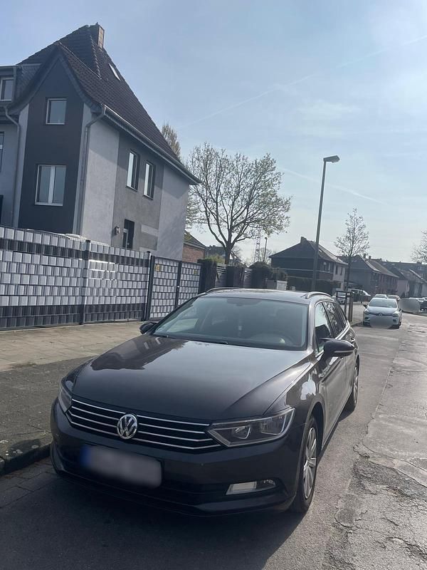 Gebraucht VW Passat 150 PS (110 kW) 2016 Braun Kombi