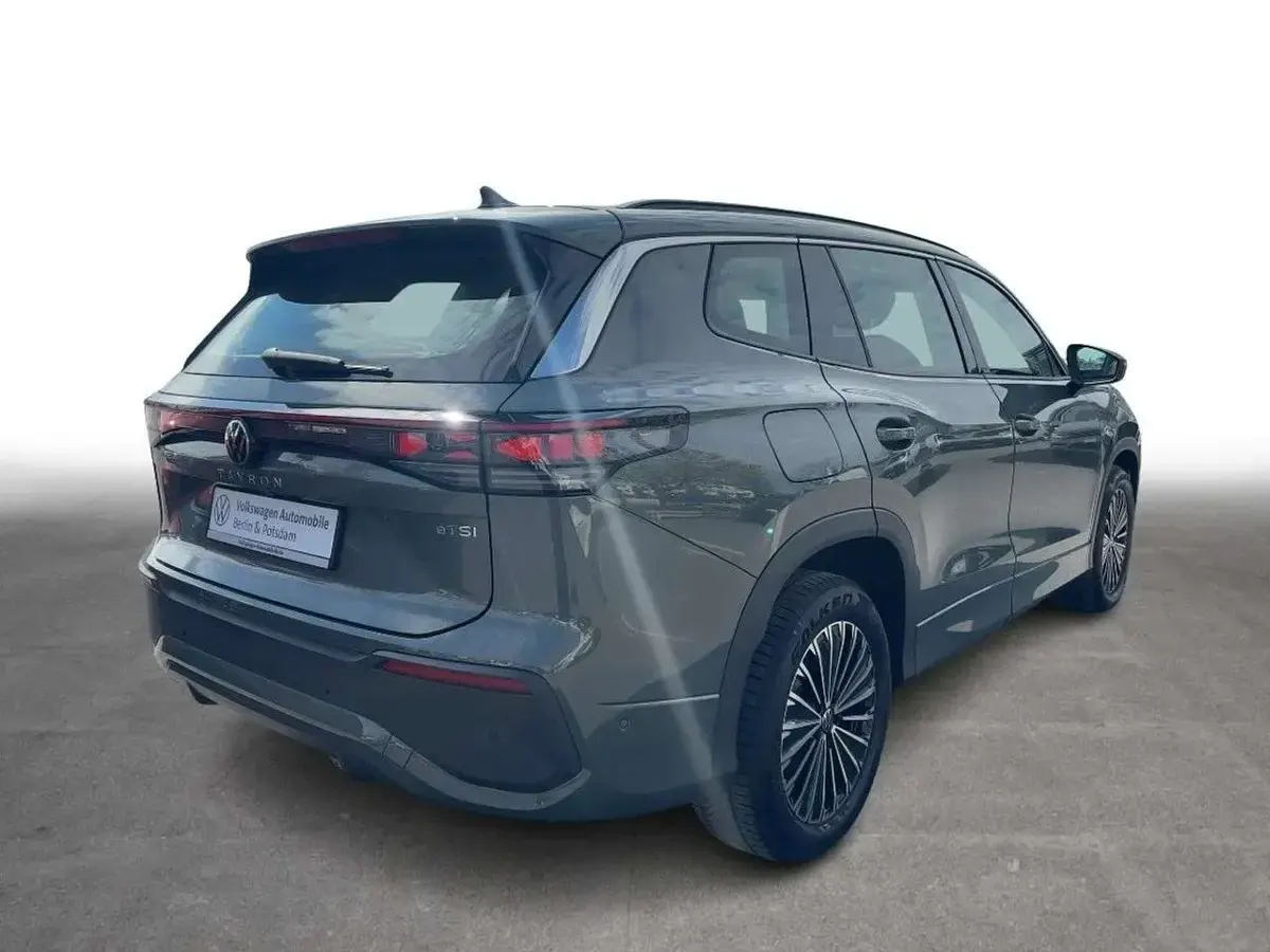 Gebraucht VW Tayron R 150 PS (110 kW) 2025 Cipressinogrün metallic SUV