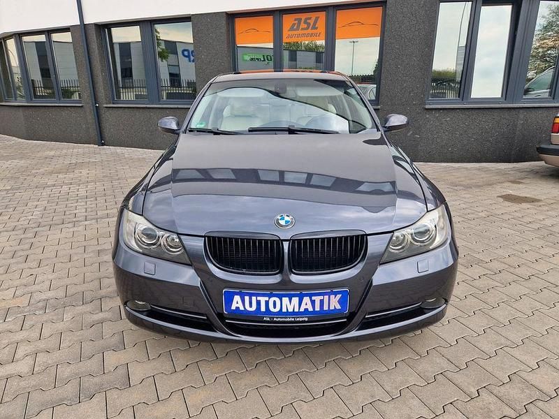 Grau Gebraucht 2005 BMW 330 Sport Line Limousine | 11.990 € (Etwas zu teuer) - Bild 1/4
