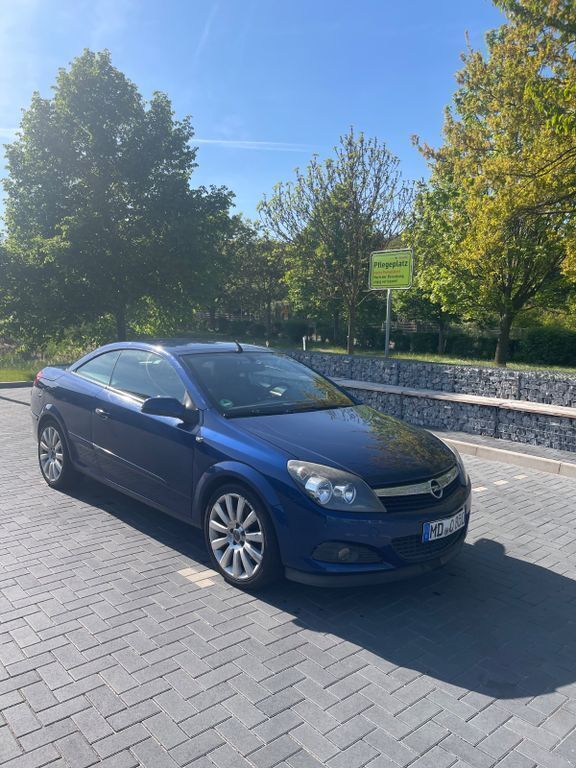 Blau Gebraucht 2006 Opel Astra Cabriolet Cosmo Cabrio | 2.700 € (Guter Preis) - Bild 1/4