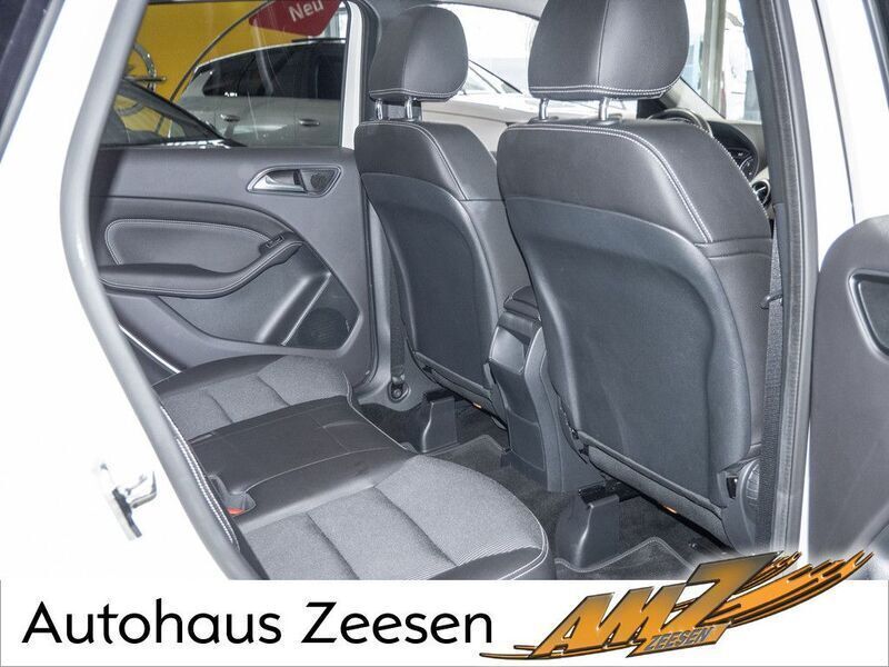 Gebraucht Mercedes B220 Style 170 PS (125 kW) 2018 Calcitweiss Van / Kleinbus