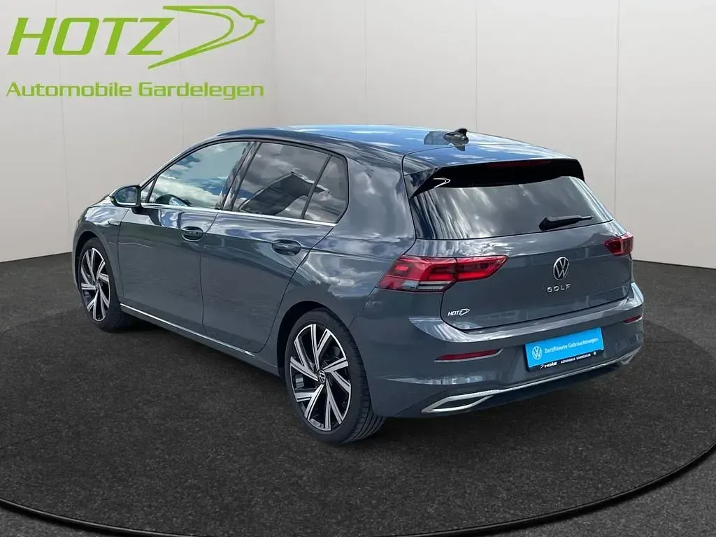Gebraucht VW Golf VIII Style 150 PS (110 kW) 2022 Delfingrau metallic Limousine