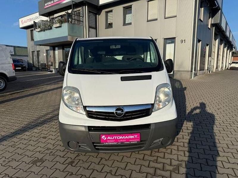 Gebraucht Opel Vivaro 114 PS (83 kW) 2010 Weiß Van / Kleinbus