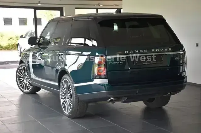 Gebraucht Land Rover Range Rover Vogue 351 PS (258 kW) 2021 Grün SUV