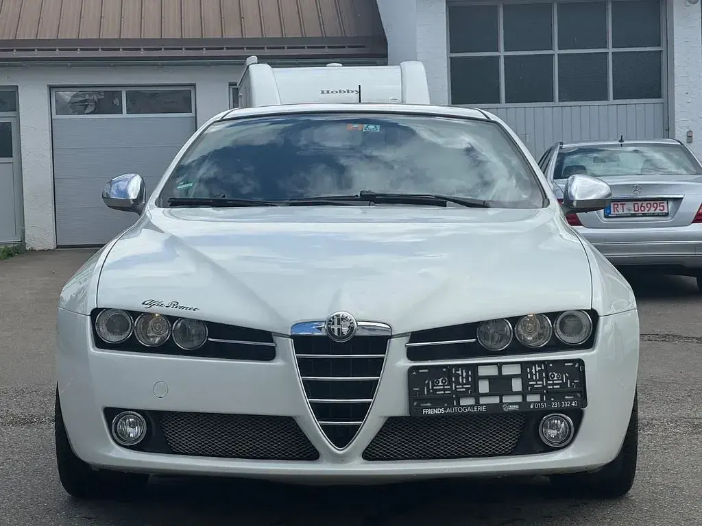 Gebraucht Alfa Romeo 159 136 PS (100 kW) 2012 Bianco ghiaccio/pastello Kombi