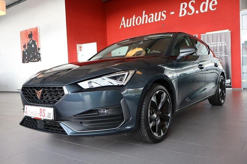 Grau Gebraucht 2023 Cupra Leon Limousine | 24.790 € (Guter Preis) - Bild 1/4