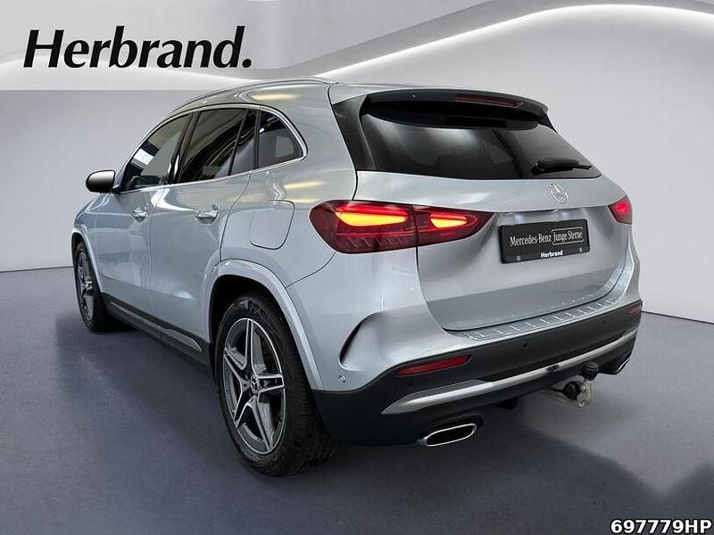 Gebraucht Mercedes GLA220 AMG 190 PS (139 kW) 2024 Metalliclack hightechsilber SUV